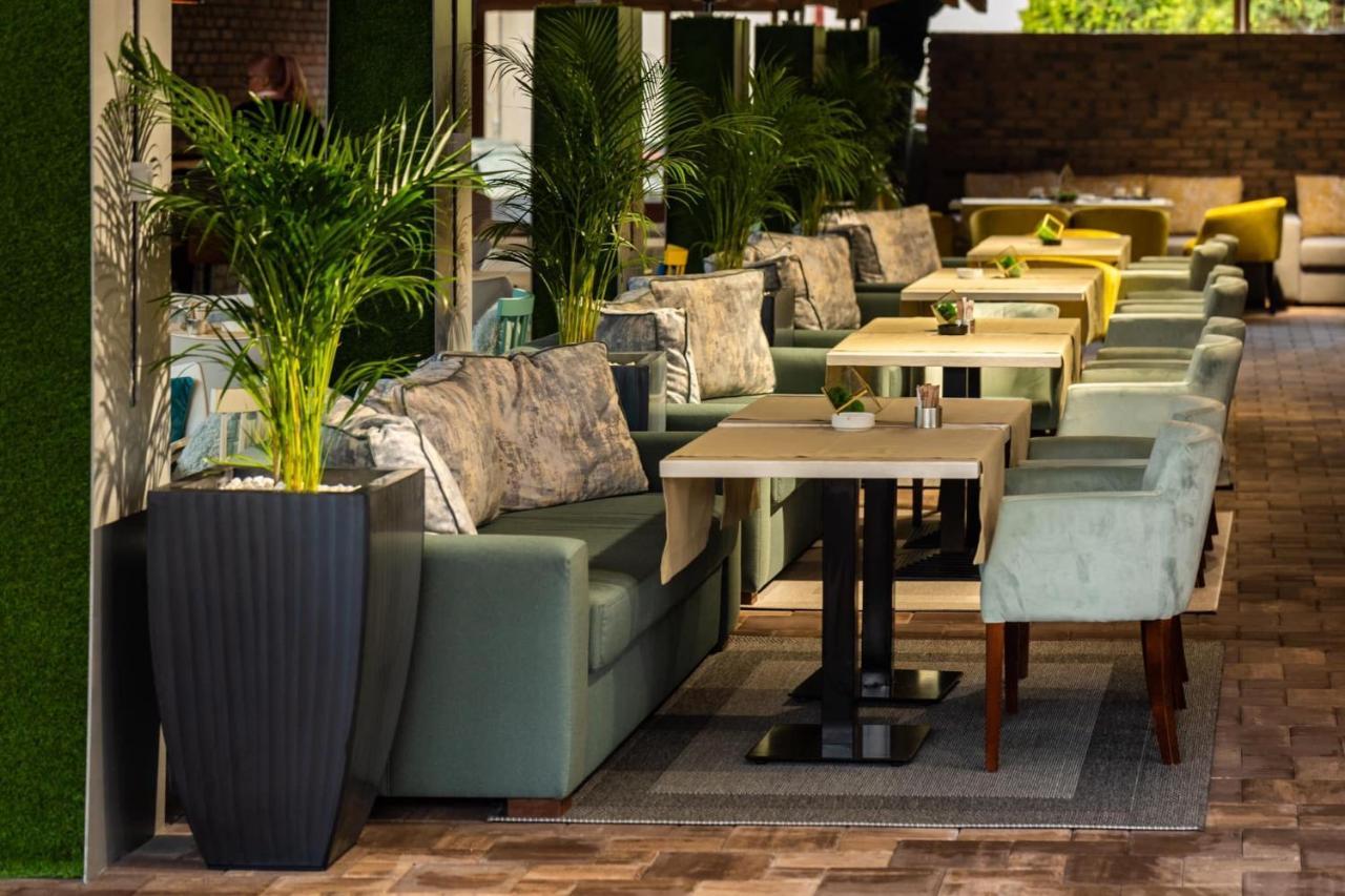Hotel Brilliant Meses Zalău Dış mekan fotoğraf