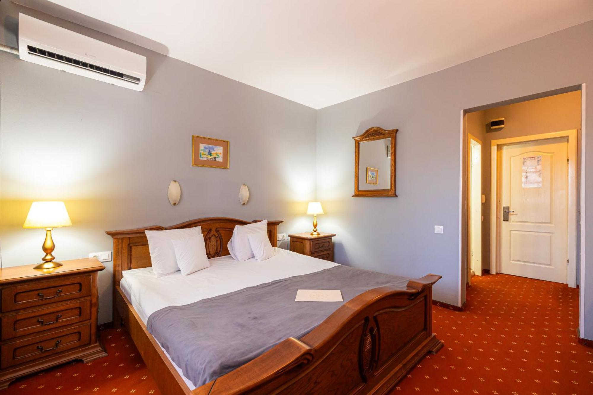 Hotel Brilliant Meses Zalău Dış mekan fotoğraf