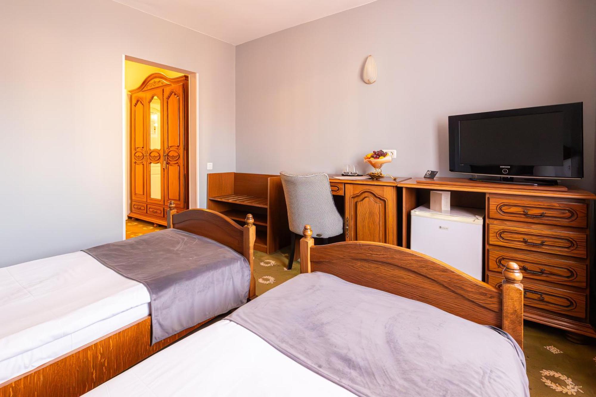 Hotel Brilliant Meses Zalău Dış mekan fotoğraf