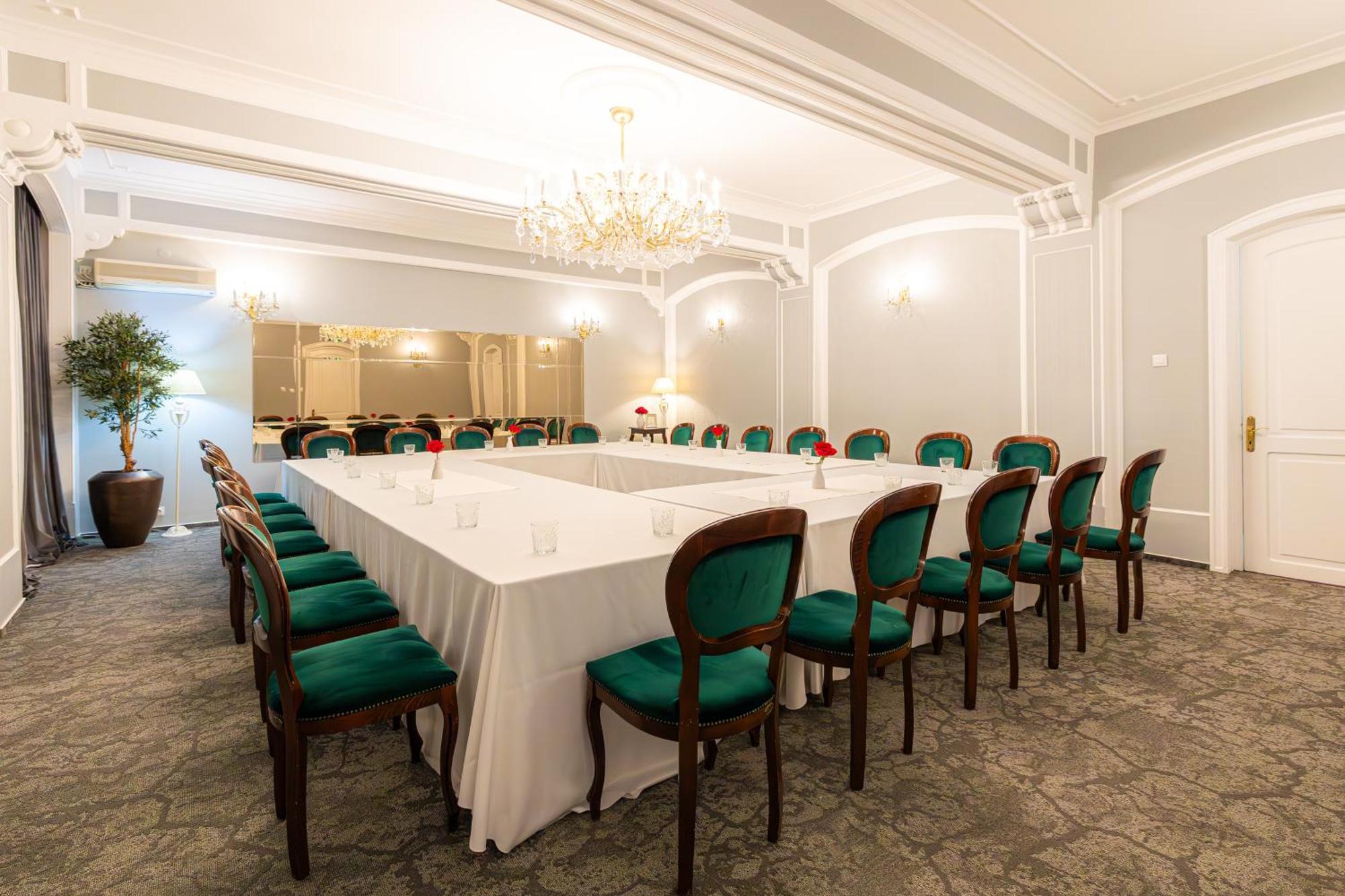 Hotel Brilliant Meses Zalău Dış mekan fotoğraf