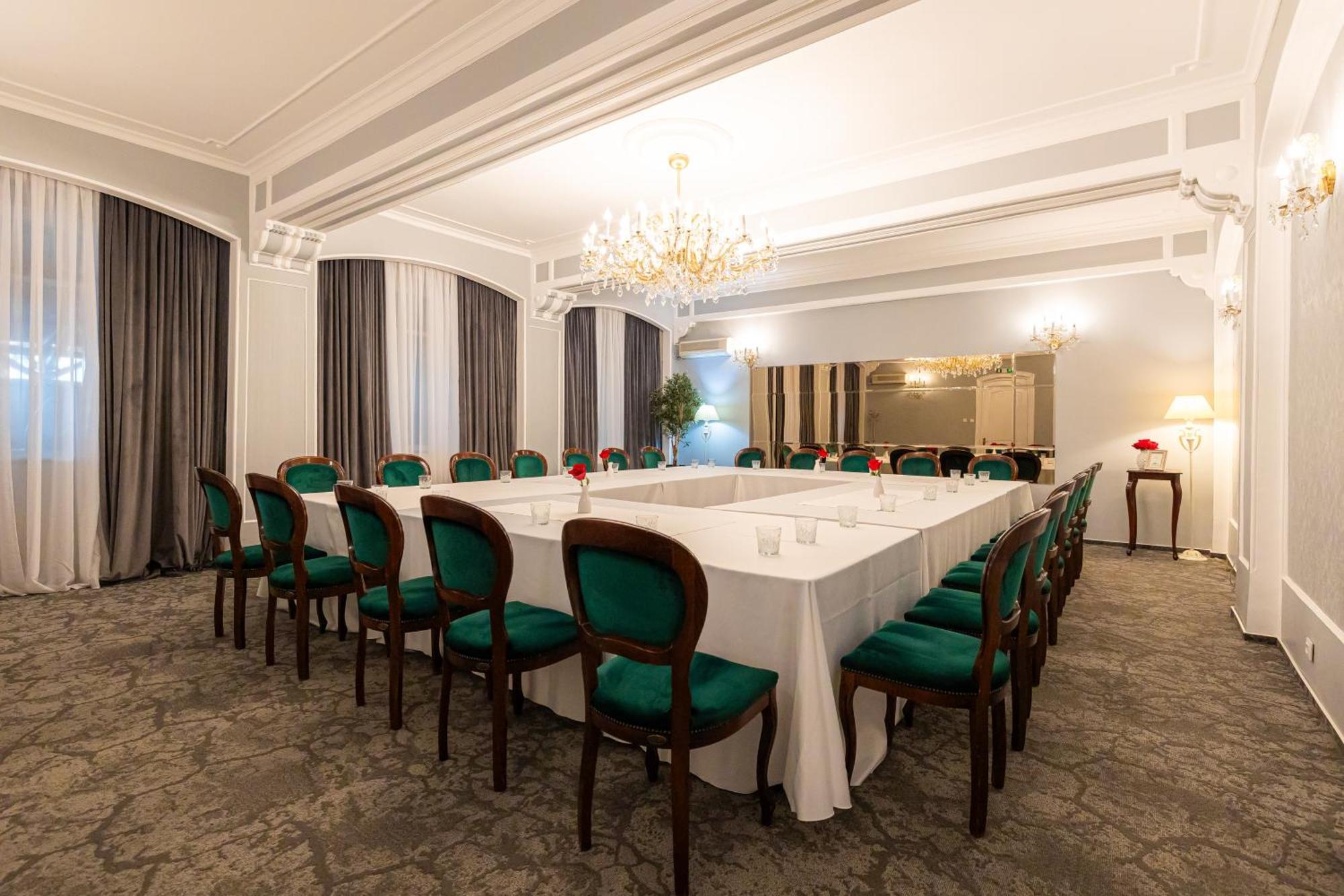 Hotel Brilliant Meses Zalău Dış mekan fotoğraf