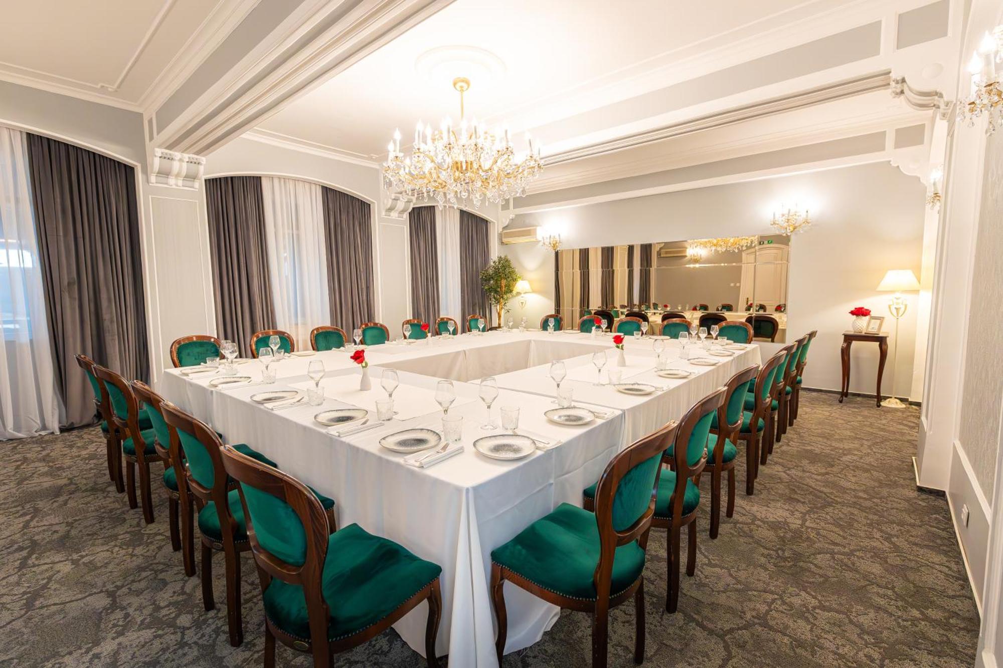 Hotel Brilliant Meses Zalău Dış mekan fotoğraf