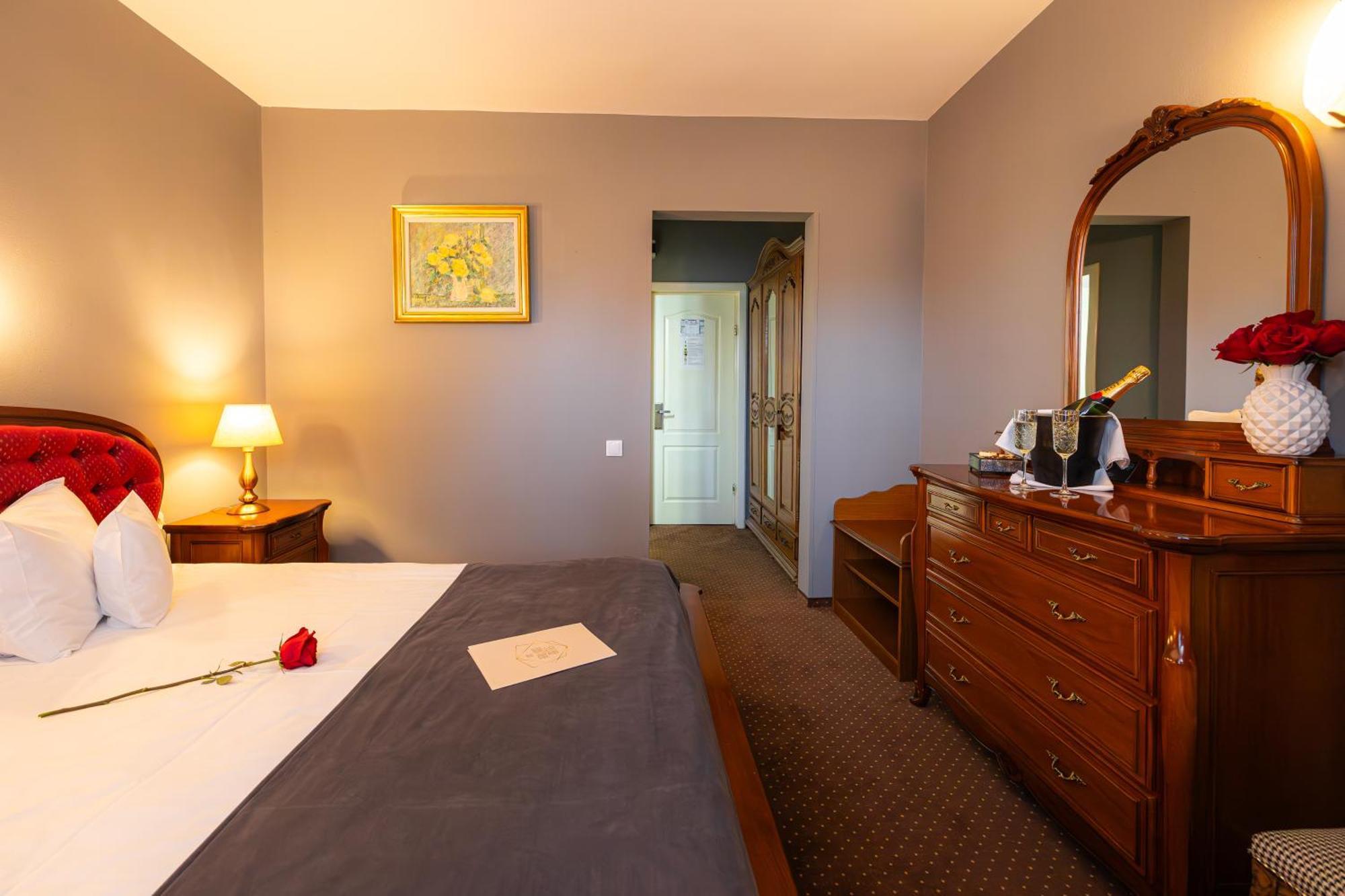 Hotel Brilliant Meses Zalău Dış mekan fotoğraf
