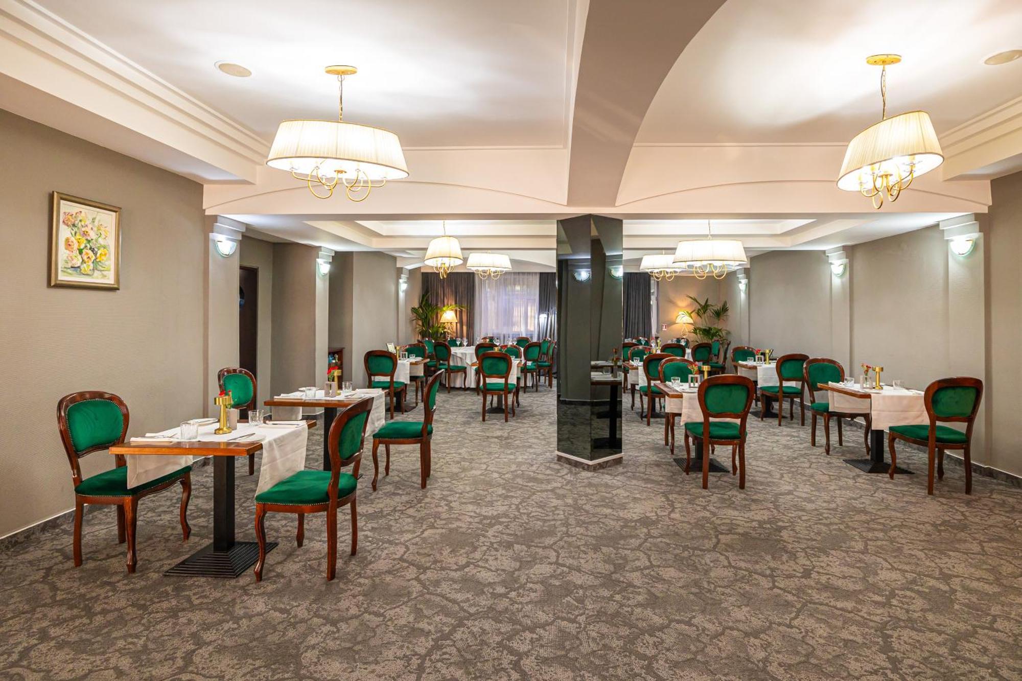 Hotel Brilliant Meses Zalău Dış mekan fotoğraf