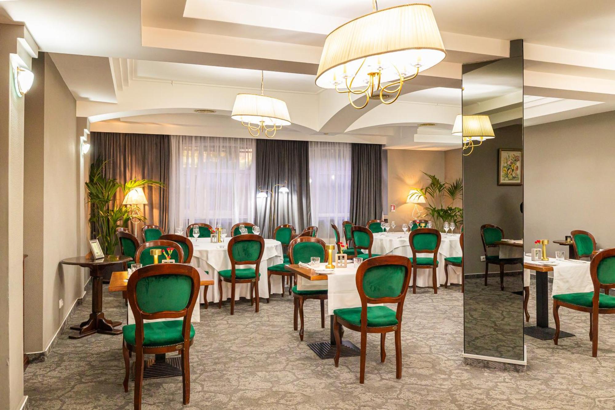 Hotel Brilliant Meses Zalău Dış mekan fotoğraf
