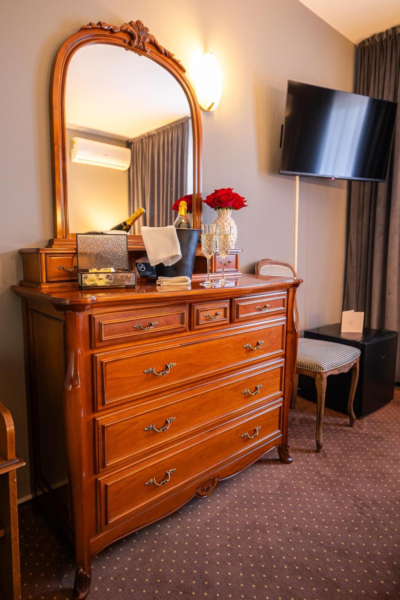 Hotel Brilliant Meses Zalău Dış mekan fotoğraf
