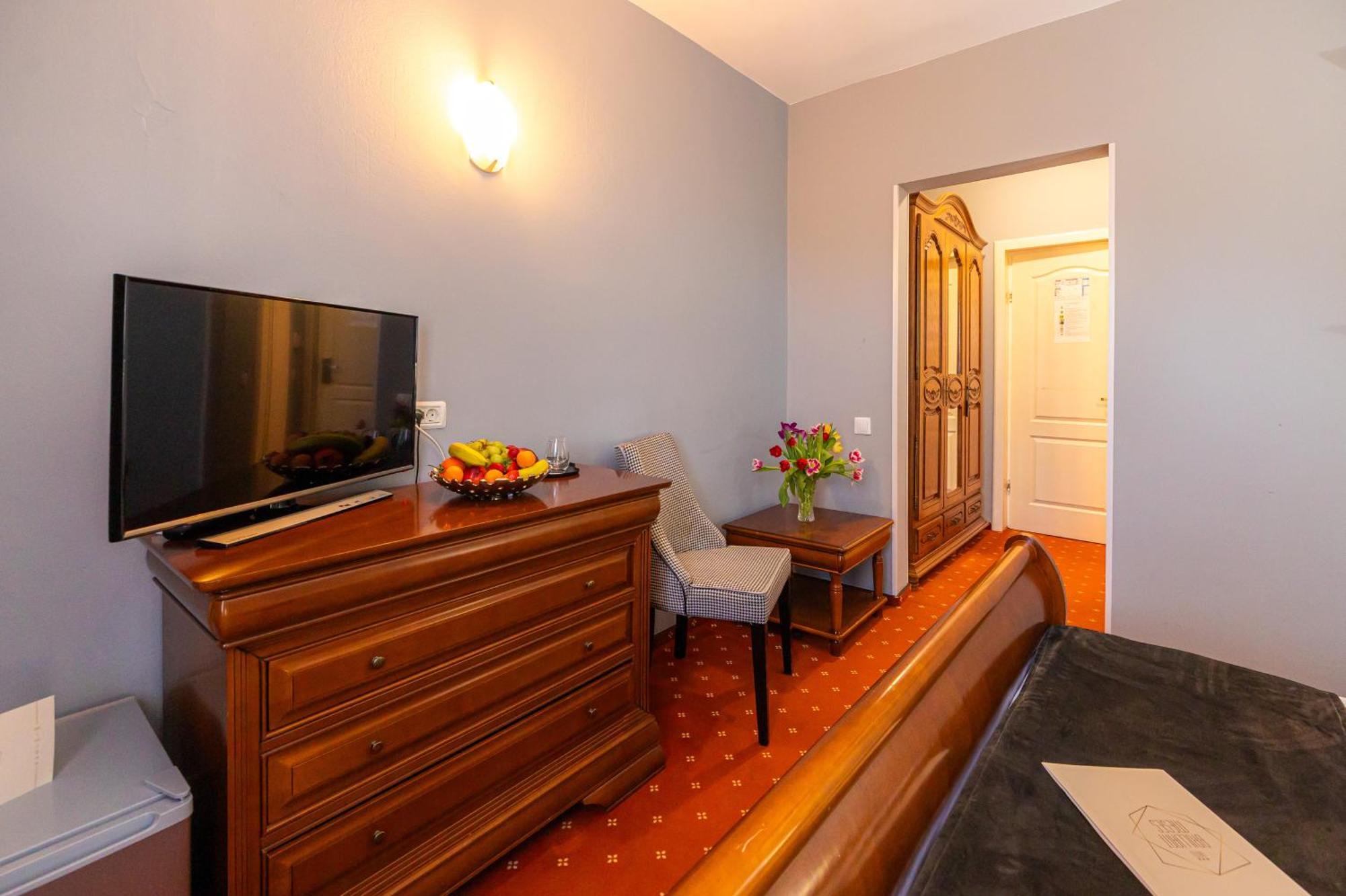Hotel Brilliant Meses Zalău Dış mekan fotoğraf