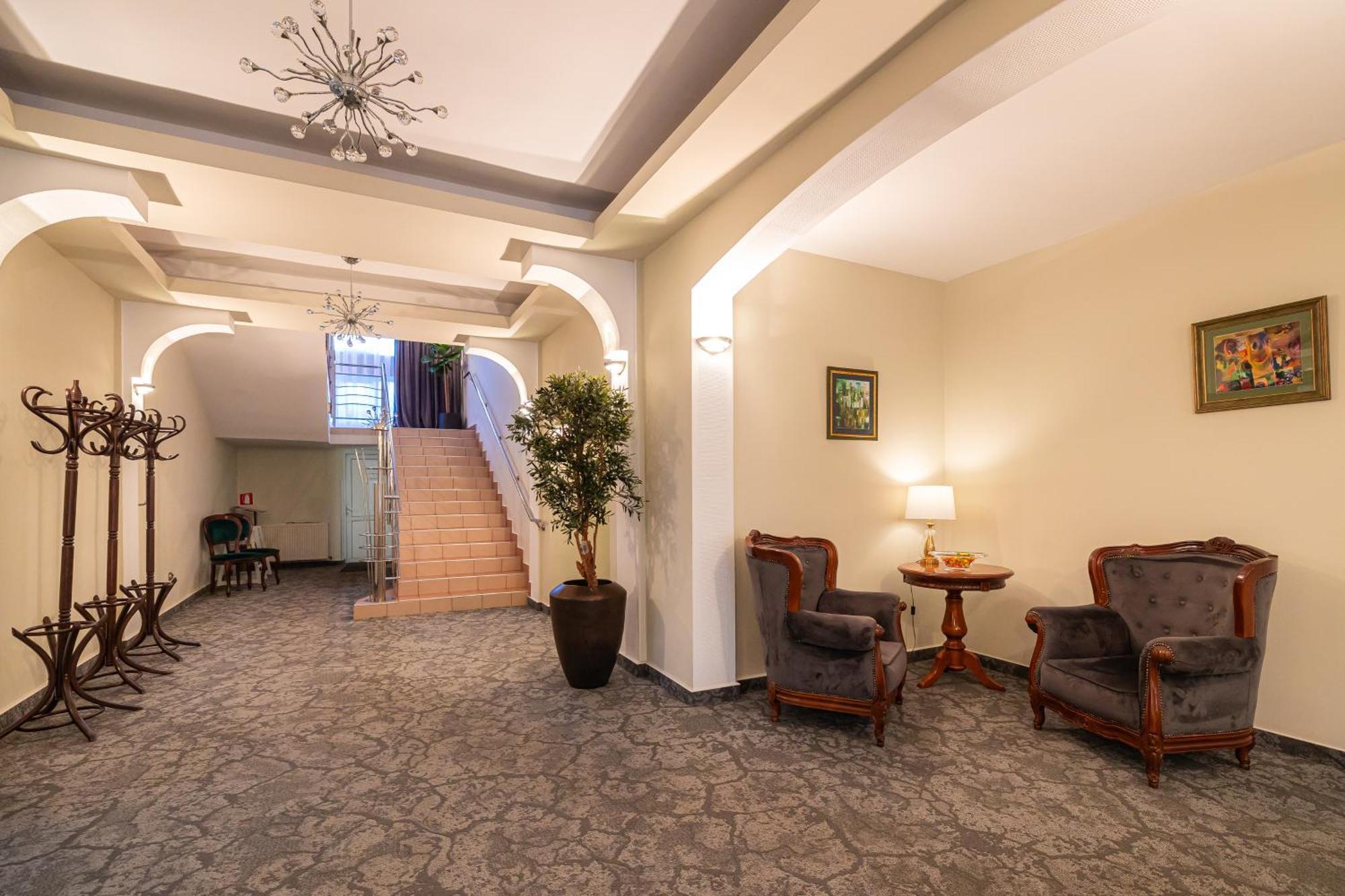 Hotel Brilliant Meses Zalău Dış mekan fotoğraf