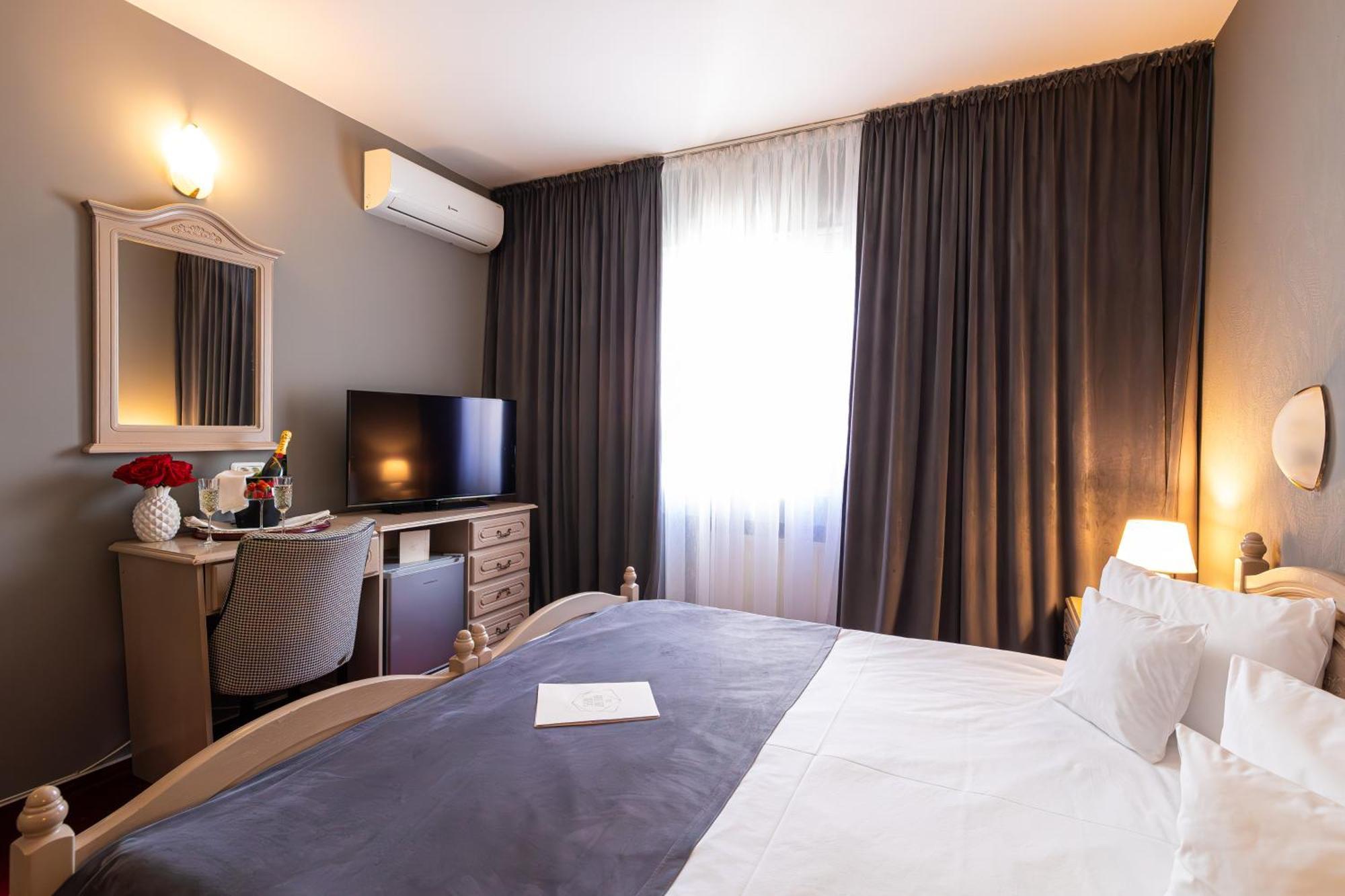 Hotel Brilliant Meses Zalău Dış mekan fotoğraf
