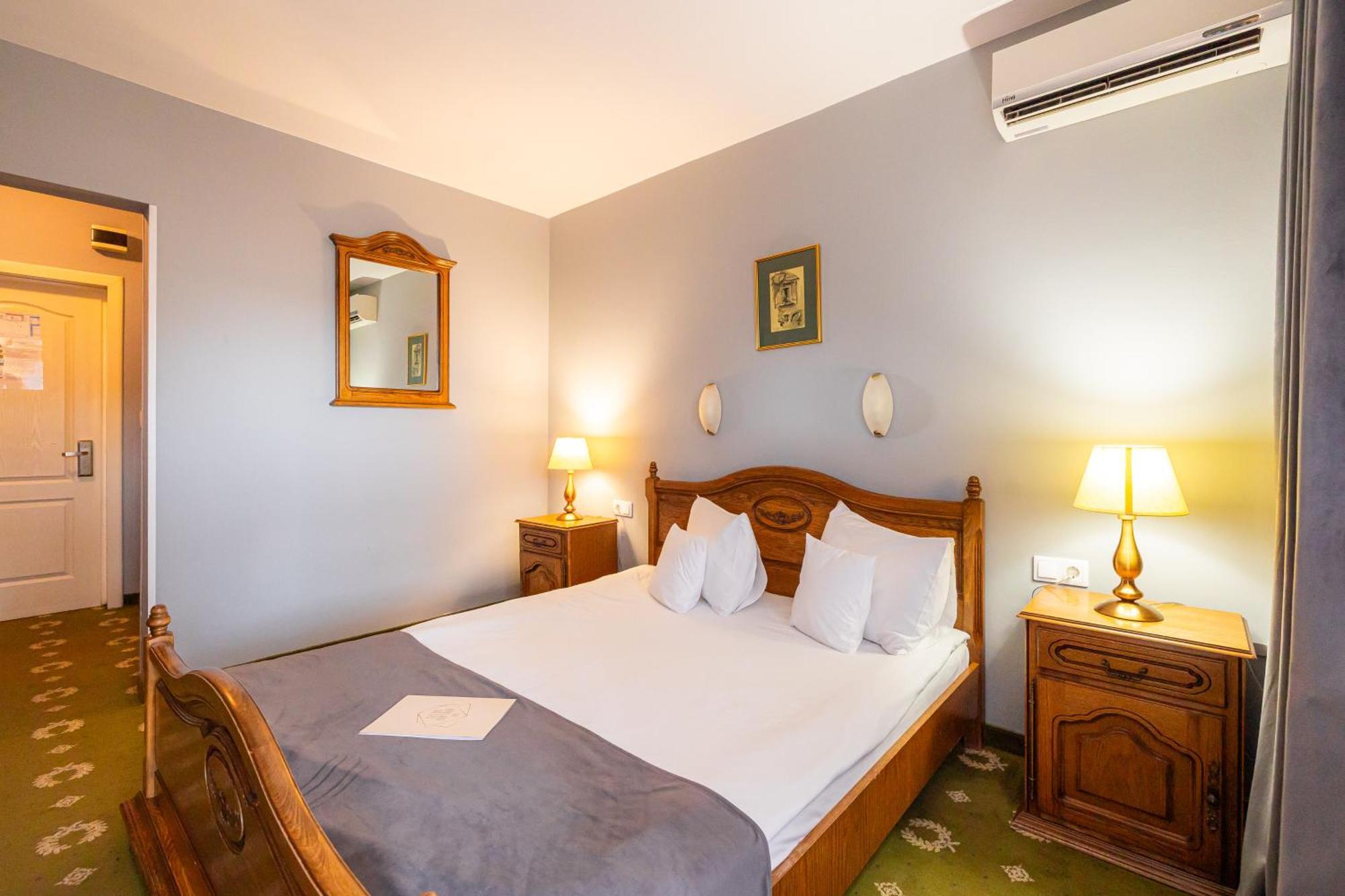 Hotel Brilliant Meses Zalău Dış mekan fotoğraf