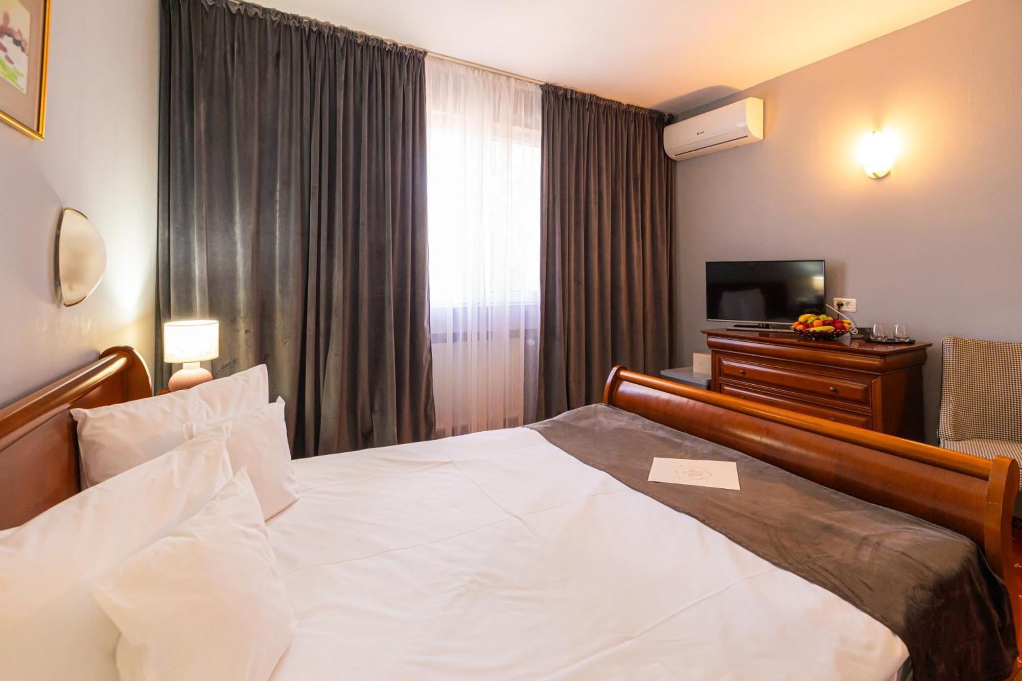 Hotel Brilliant Meses Zalău Dış mekan fotoğraf