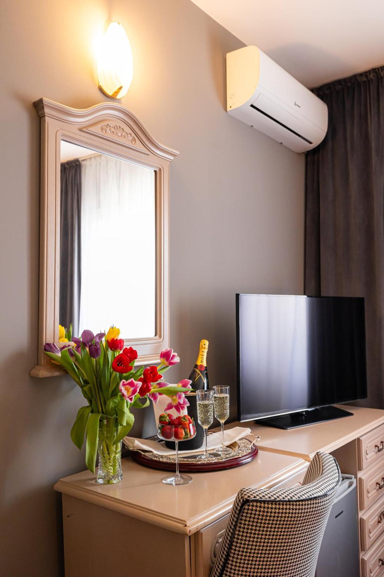Hotel Brilliant Meses Zalău Dış mekan fotoğraf